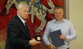 Meras pasveikino Lietuvos rankinio lygos čempionus