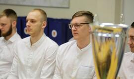 Meras pasveikino Lietuvos rankinio lygos čempionus