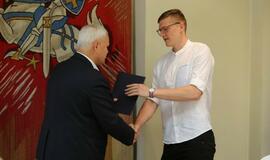 Meras pasveikino Lietuvos rankinio lygos čempionus