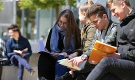 Klaipėdos jaunimas skaito knygas