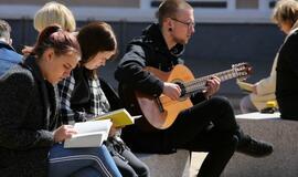 Klaipėdos jaunimas skaito knygas