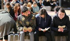 Klaipėdos jaunimas skaito knygas