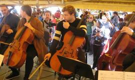 Koncertas Senajame turguje