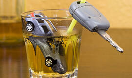 Neringoje prie vairo įkliuvo girtas latvis