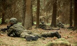 Karių pratybos kairių poligone