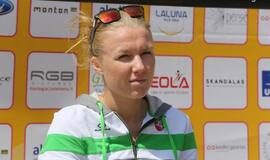 Spaudos konferencija ant smėlio