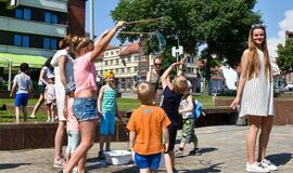 "Interact" jaunimas sveikino Klaipėdos mažuosius