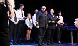 Įteikti diplomai 140 absolventų