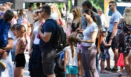 "Interact" jaunimas sveikino Klaipėdos mažuosius