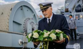 Jūra sužydėjo gėlėmis – pagerbti žuvusieji