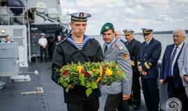 Jūra sužydėjo gėlėmis – pagerbti žuvusieji