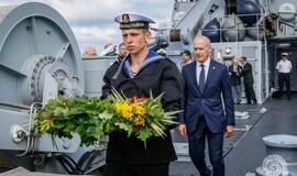 Jūra sužydėjo gėlėmis – pagerbti žuvusieji