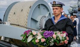 Jūra sužydėjo gėlėmis – pagerbti žuvusieji