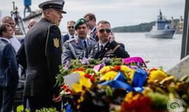 Jūra sužydėjo gėlėmis – pagerbti žuvusieji