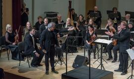 Klaipėdoje liejosi lūpinės armonikėlės trelės