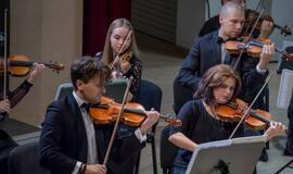 Klaipėdoje liejosi lūpinės armonikėlės trelės