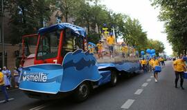 Apdovanojo šventinės eisenos kolektyvus