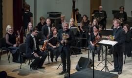 Klaipėdoje liejosi lūpinės armonikėlės trelės