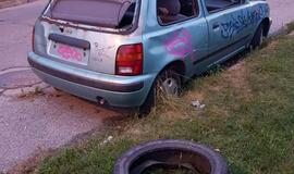 Apleistų automobilių savininkų laukia nemalonumai