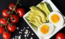 Keto dieta, protarpinis badavimas ar sulčių dieta: kaip jos veikia mūsų dantis?