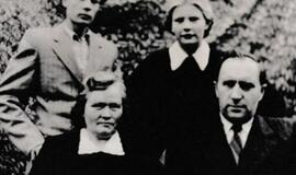 Klaipėdos akvarelės: namai ir žmonės (597)