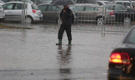 Pirmomis ateinančios savaitės dienomis – lietingi orai