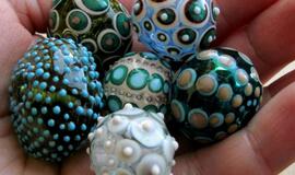 Apie karolius, brangesnius už karvę