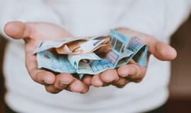 Patarė, kaip sutaupyti apsiperkant: dairykitės paprastesnių pakuočių ir naudokitės išmaniaisiais telefonais