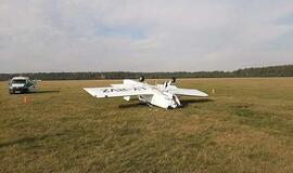 Pociūnų aerodrome nukrito lėktuvas, pilotai išvežti į ligoninę