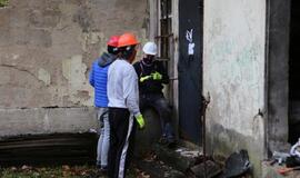 Prie stoties - aistros dėl griaunamų sandėliukų
