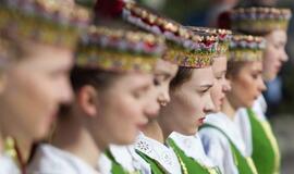 Tėvams siūloma vengti aiškinimų, kaip turi elgtis „tikra“ mergaitė ar „tikras“ berniukas