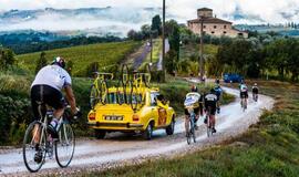 Vintažinių dviračių pedalus mins siekdami palengvinti sergančių mažųjų palangiškių kasdienybę