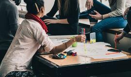 9 karjeros patarimai šiuolaikiniams abiturientams, kaip nepasiklysti informacijos ir madų liūne