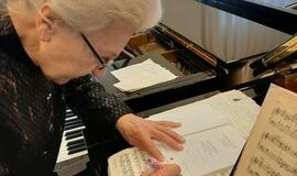 ,,Pianistų rengimo tarptautiniams konkursams papildomas aspektas: atviros meistriškumo paskaitos ir pamokos“