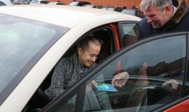 Laiko neskaičiuojantiems vairuotojams padovanojo laikrodžius