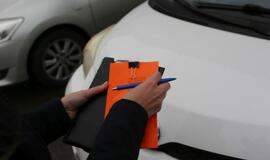 Laiko neskaičiuojantiems vairuotojams padovanojo laikrodžius