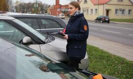 Laiko neskaičiuojantiems vairuotojams padovanojo laikrodžius