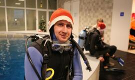 Eglutė baseino dugne