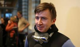 Eglutė baseino dugne