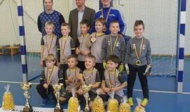 Varžėsi trijų šalių futbolininkai