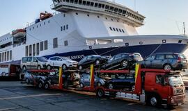 Išsvajoti automobiliai iš JAV: slepiami mokesčiai, apgaudinėjami pirkėjai