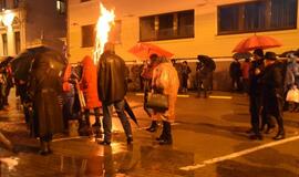 Atminimo laužai prie savivaldybės