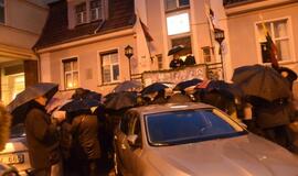 Atminimo laužai prie savivaldybės