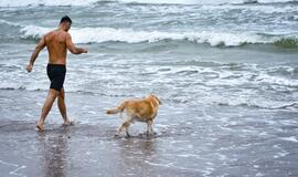 Sveikuoliai metus sutiko Baltijos bangose