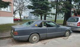 Dėl apleistų automobilių - šimtai skundų