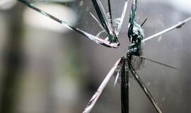 Jaunuolių grupė siautėjo greitojo maisto restorane