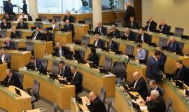 Į Seimą - su kaukėm, pirštinėm, bet be temperatūros