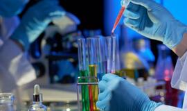 Mėginius dėl COVID-19 pradeda tirti ir privačios laboratorijos