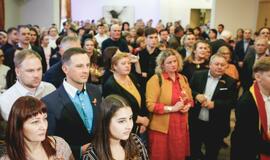 Klaipėdos koncertų salėje jaunieji atlikėjai surengė įspūdingą labdaros koncertą