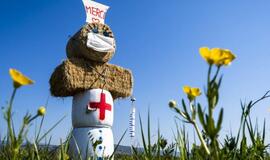 COVID-19 aukų skaičius pasaulyje viršijo 115 tūkstančių